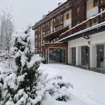 Lejlighedshotel Maison Poluc - Chiaro Di Luna Champoluc