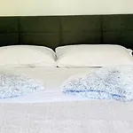 Lejlighedshotel Maison Poluc - Chiaro Di Luna
