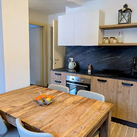 Maison Poluc - Chiaro Di Luna 3*